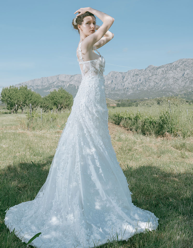 Robe-Nira-A19